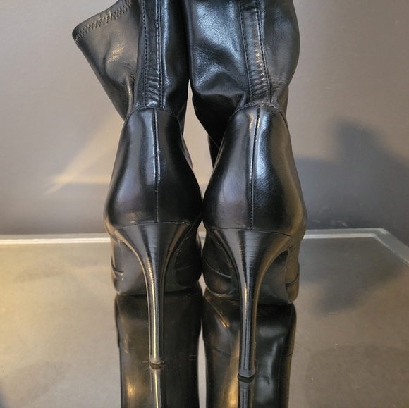 Guess Black Heeled Boots - Picture 3 of 3